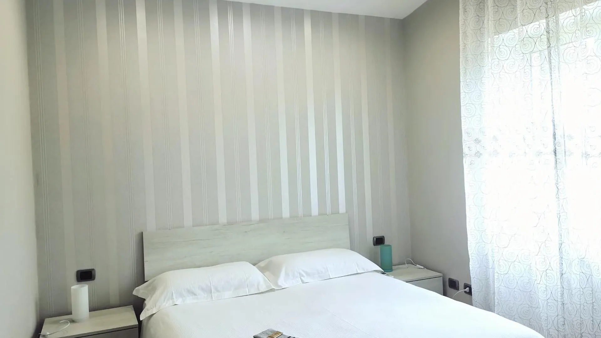 Apartment Roma Tor Vergata Con Giardino Италия