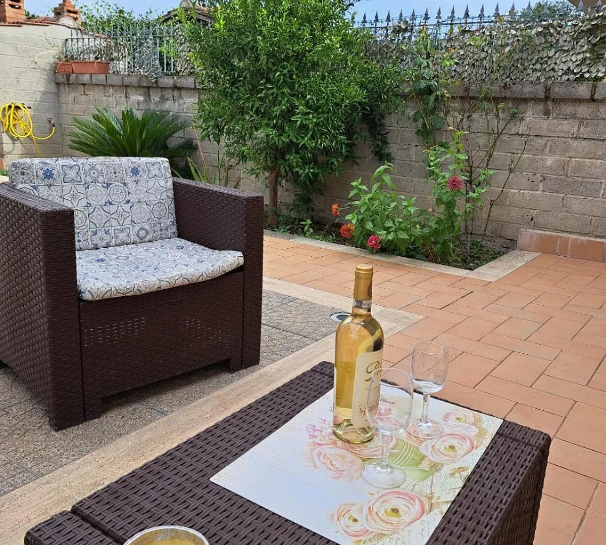 Apartment Roma Tor Vergata Con Giardino 0*, Рим Италия